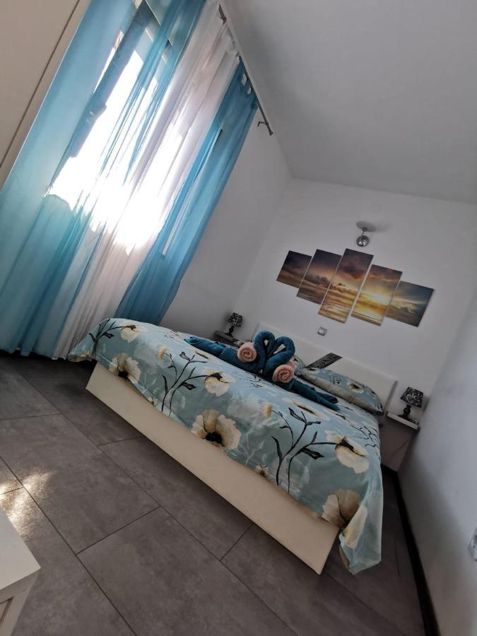 Apartmani Tajana Sukošan Eksteriør bilde