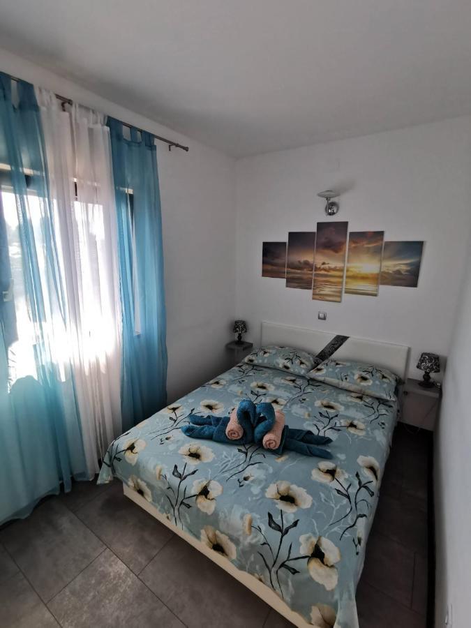 Apartmani Tajana Sukošan Eksteriør bilde